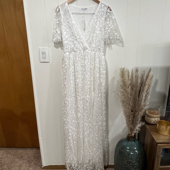 Baltic Born Dresses & Skirts - NWT Baltic Born Marseille Embossed Maxi Dress